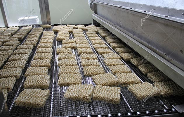 Fried Instant Noodle Production Line 200000 Bags Equipment List